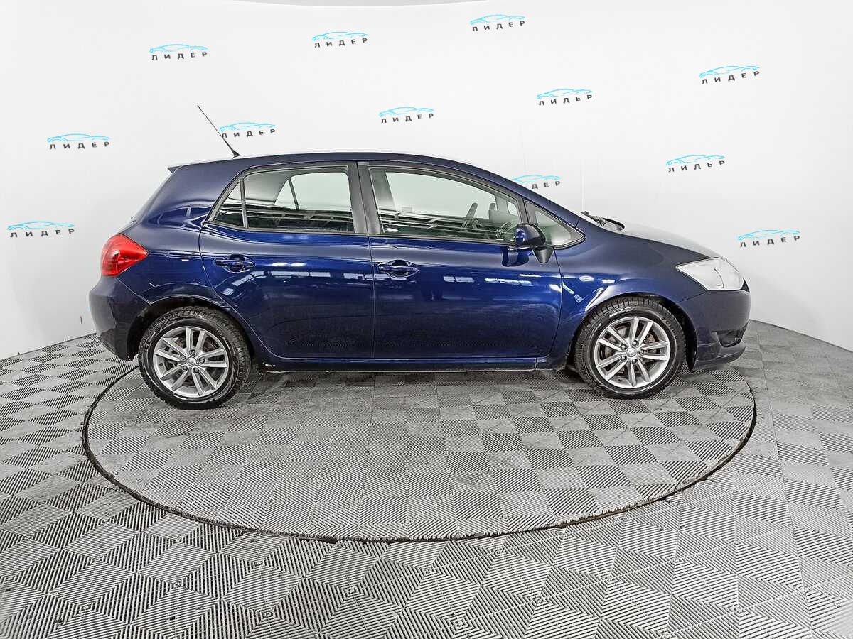 Б/У Тойота Аурис 2008 года. Фото: #3