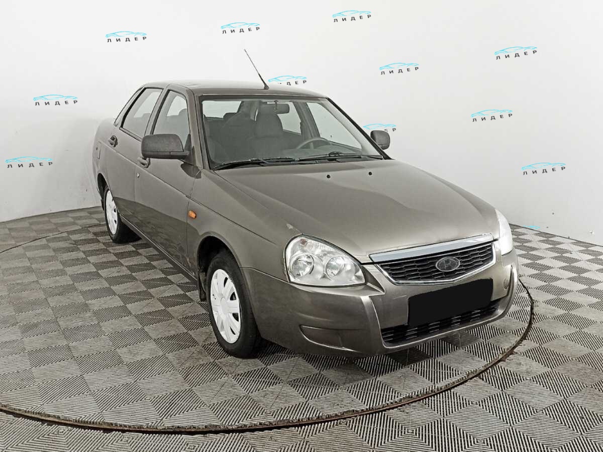 Б/У Лада (ВАЗ) Приора 2014 года. Фото: #2