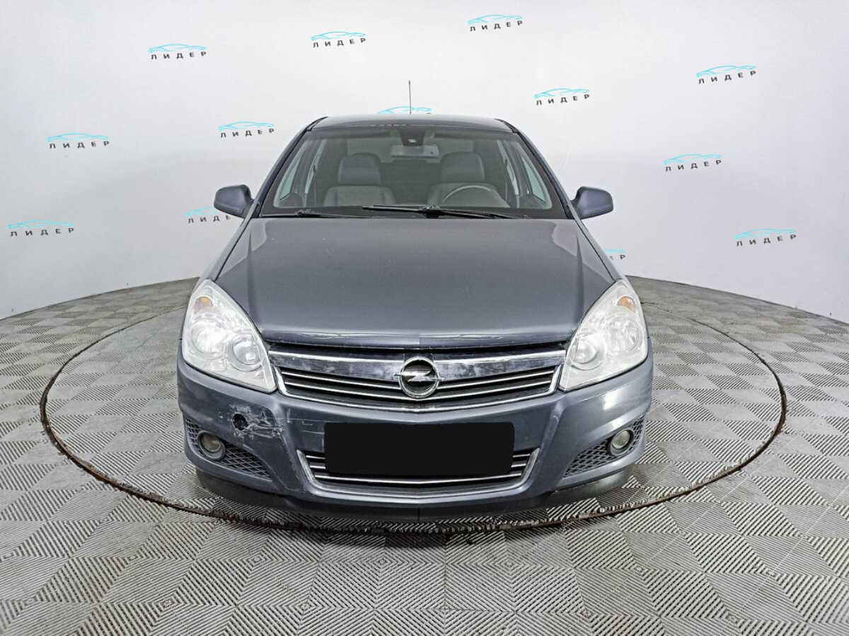 Б/У Опель Астра 2010 года. Фото: #1