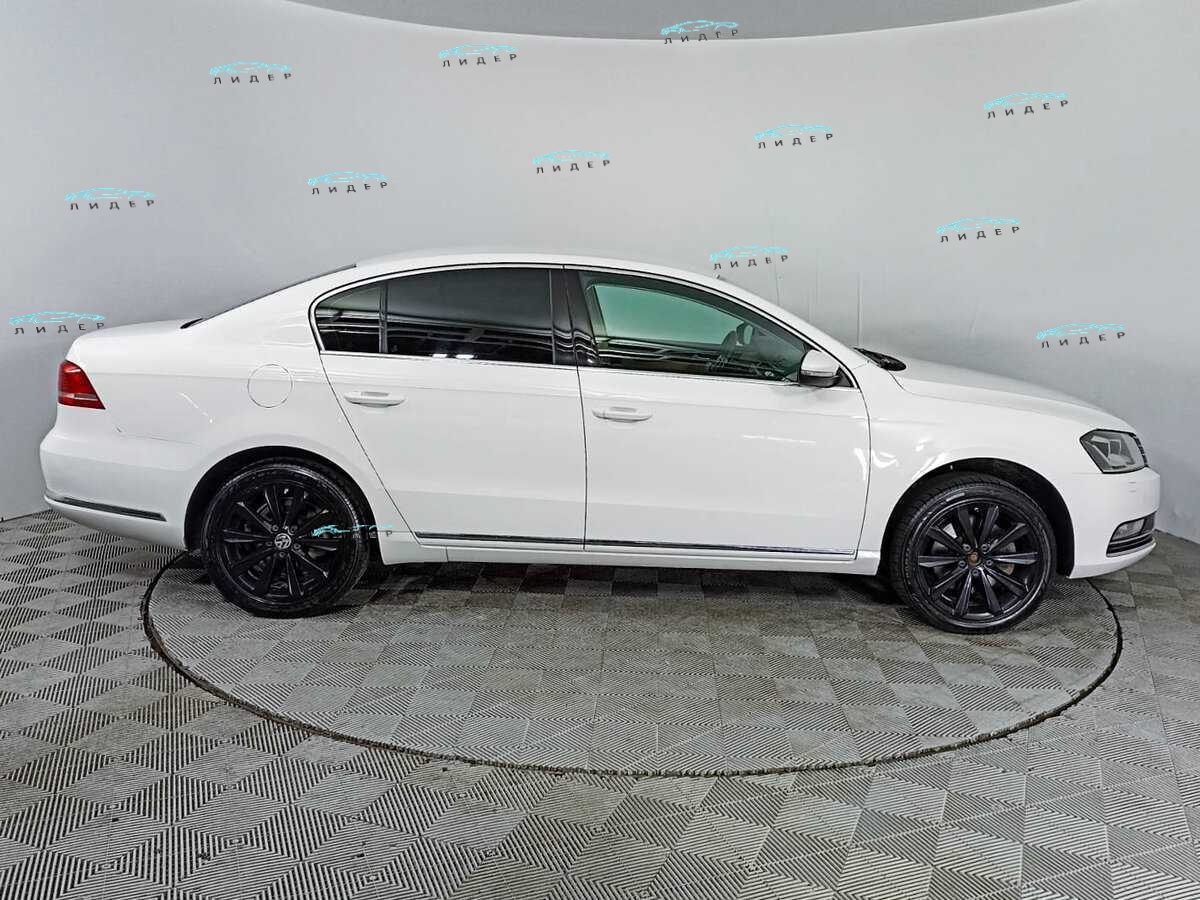 Б/У Фольксваген Пассат 2011 года. Фото: #3