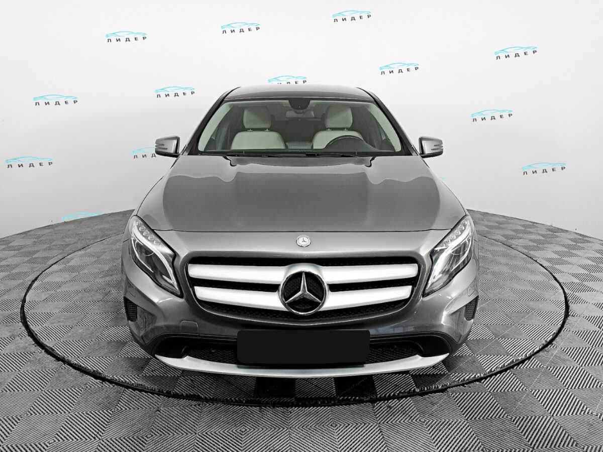 Б/У Мерседес-Бенц ГЛА 2015 года. Фото: #1