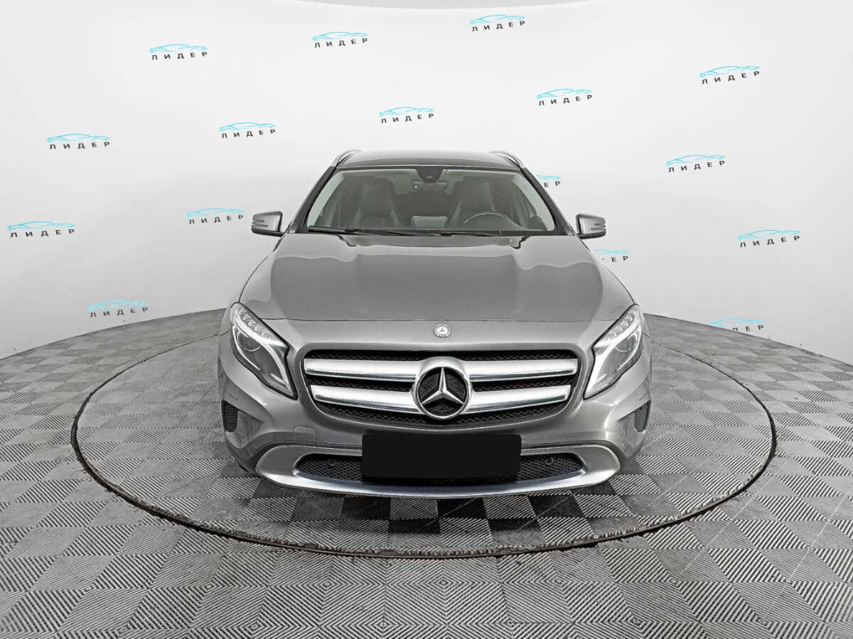 Б/У Мерседес-Бенц ГЛА 2016 года. Фото: #1