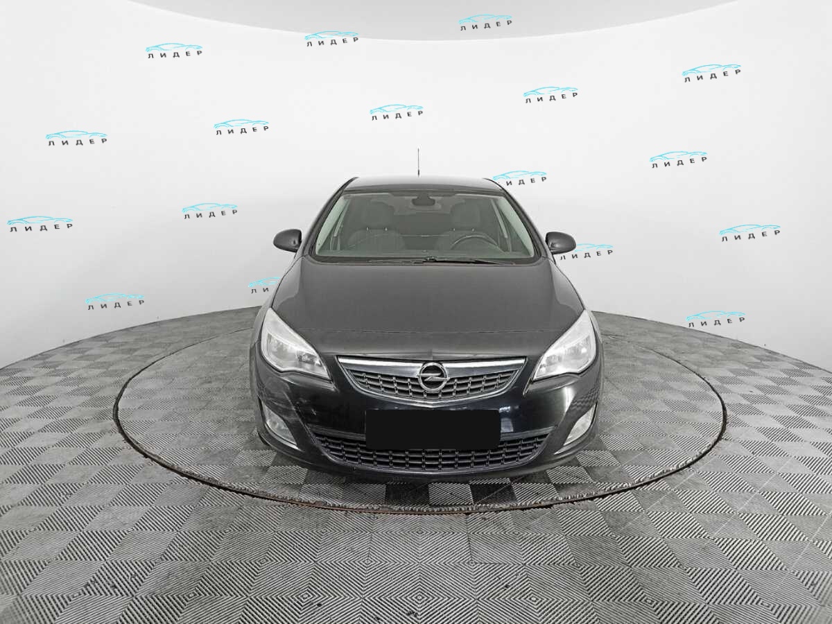 Б/У Опель Астра 2011 года. Фото: #1