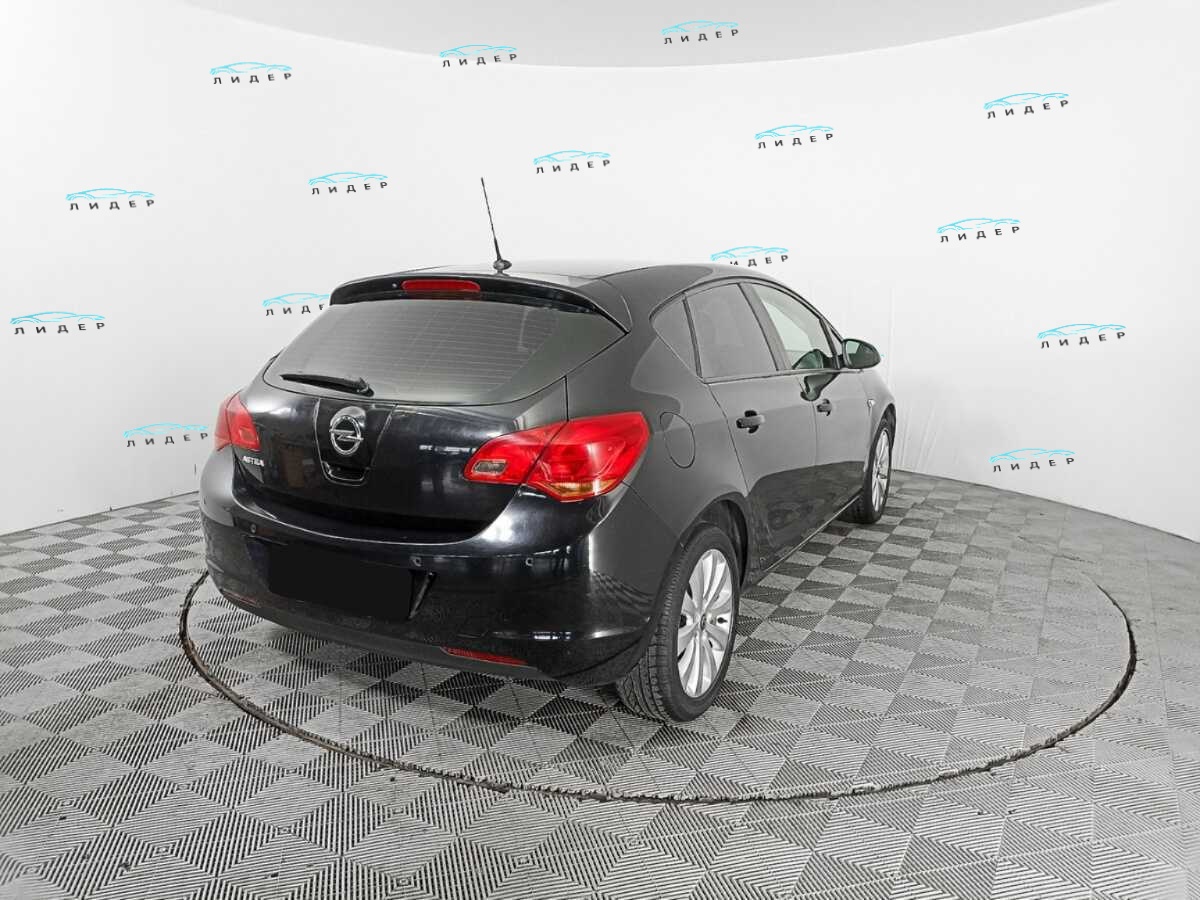 Б/У Опель Астра 2011 года. Фото: #4