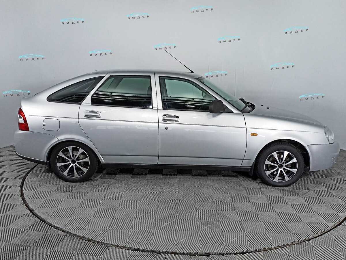 Б/У Лада (ВАЗ) Приора 2014 года. Фото: #3