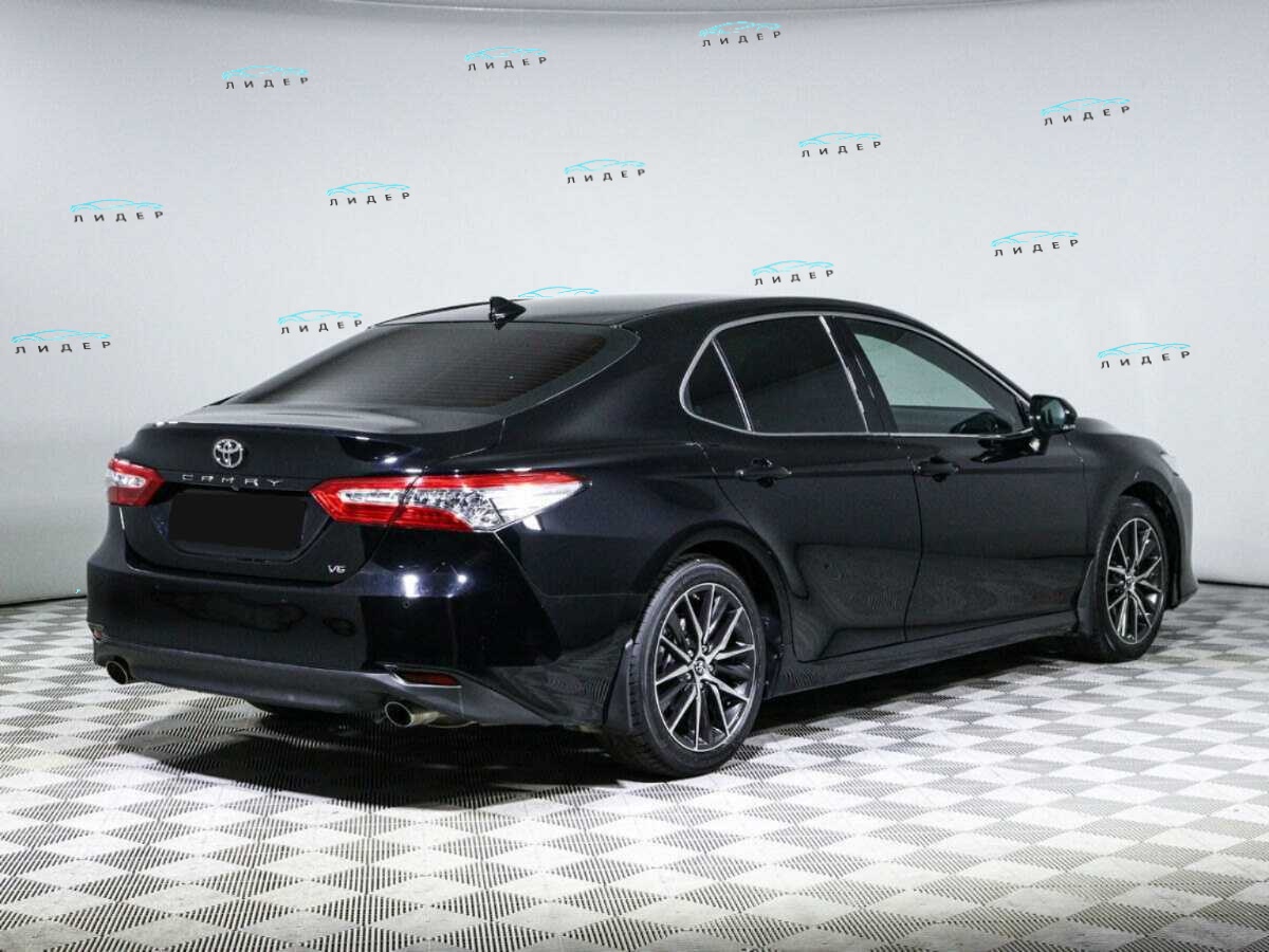 Б/У Тойота Камри 2021 года. Фото: #3