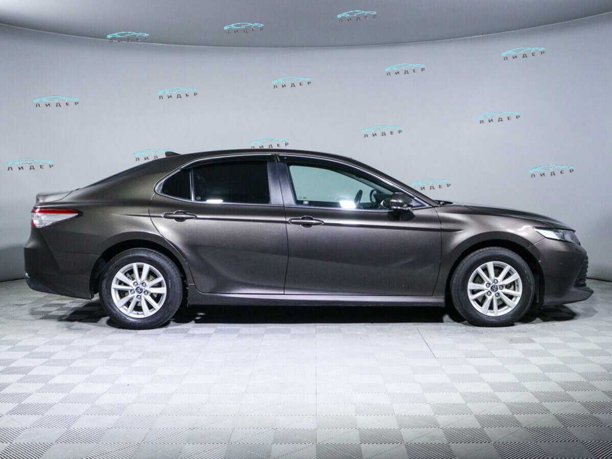 Б/У Тойота Камри 2020 года. Фото: #3