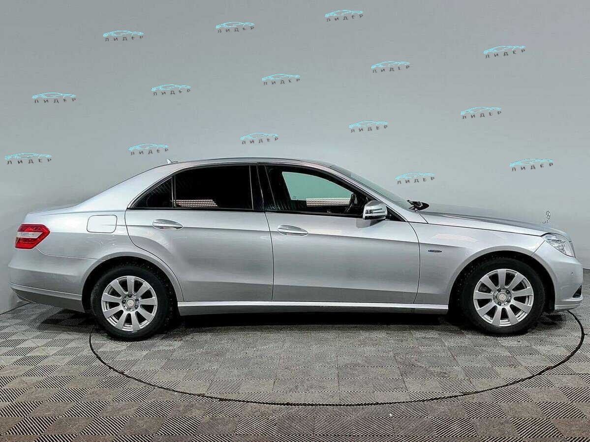 Б/У Мерседес-Бенц Е-Класс 2010 года. Фото: #3