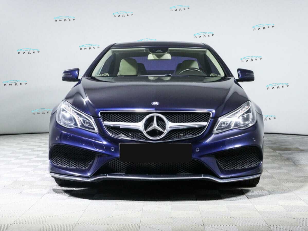 Б/У Мерседес-Бенц Е-Класс 2013 года. Фото: #1