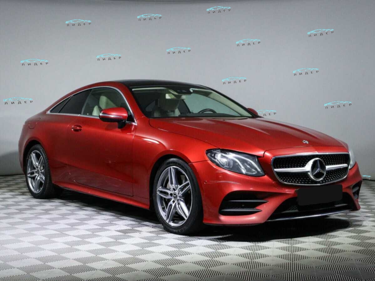 Б/У Мерседес-Бенц Е-Класс 2018 года. Фото: #2