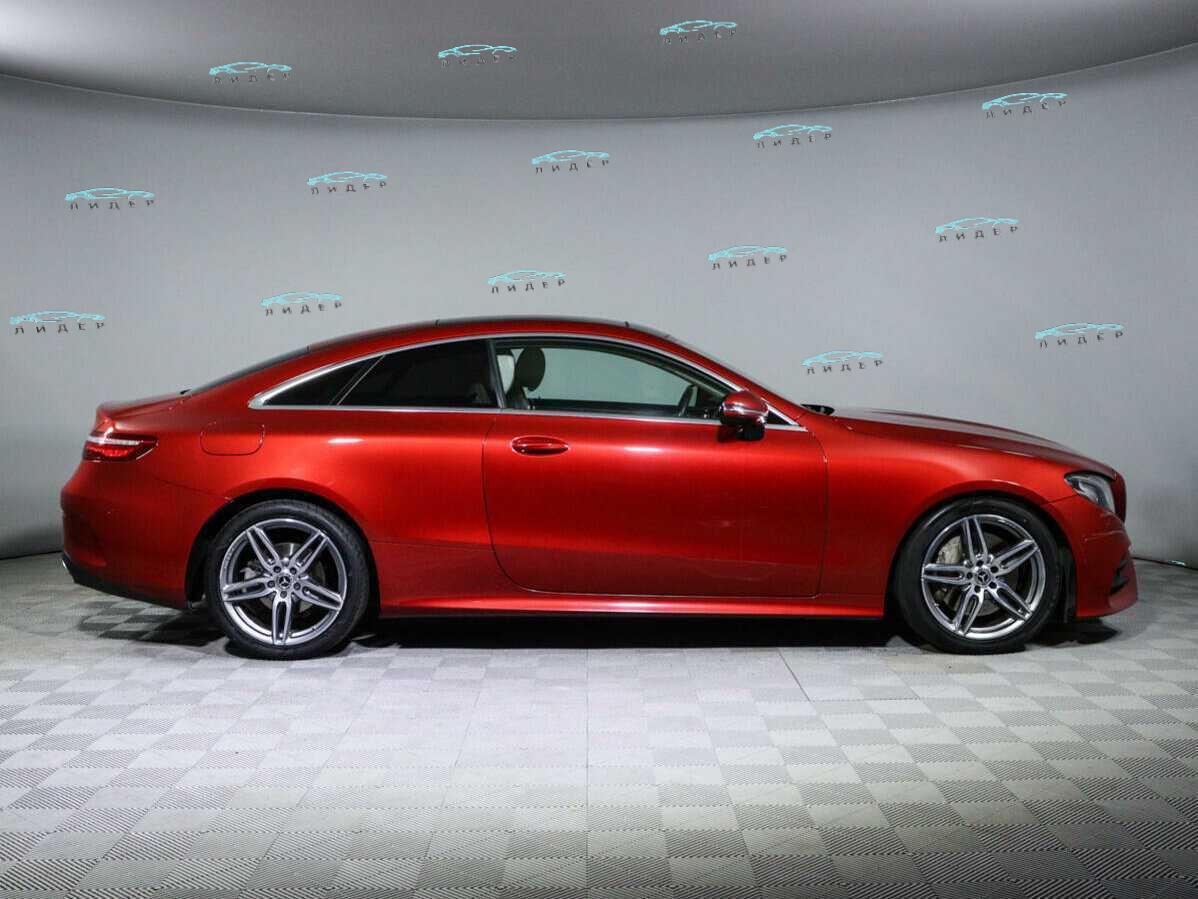 Б/У Мерседес-Бенц Е-Класс 2018 года. Фото: #3