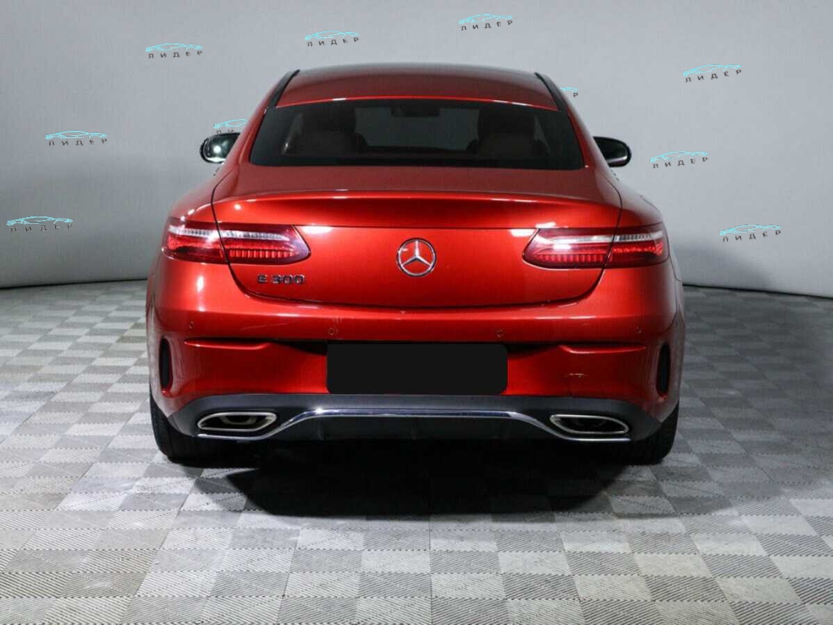 Б/У Мерседес-Бенц Е-Класс 2018 года. Фото: #5