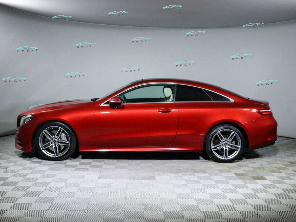 Б/У Мерседес-Бенц Е-Класс 2018 года. Фото: #7