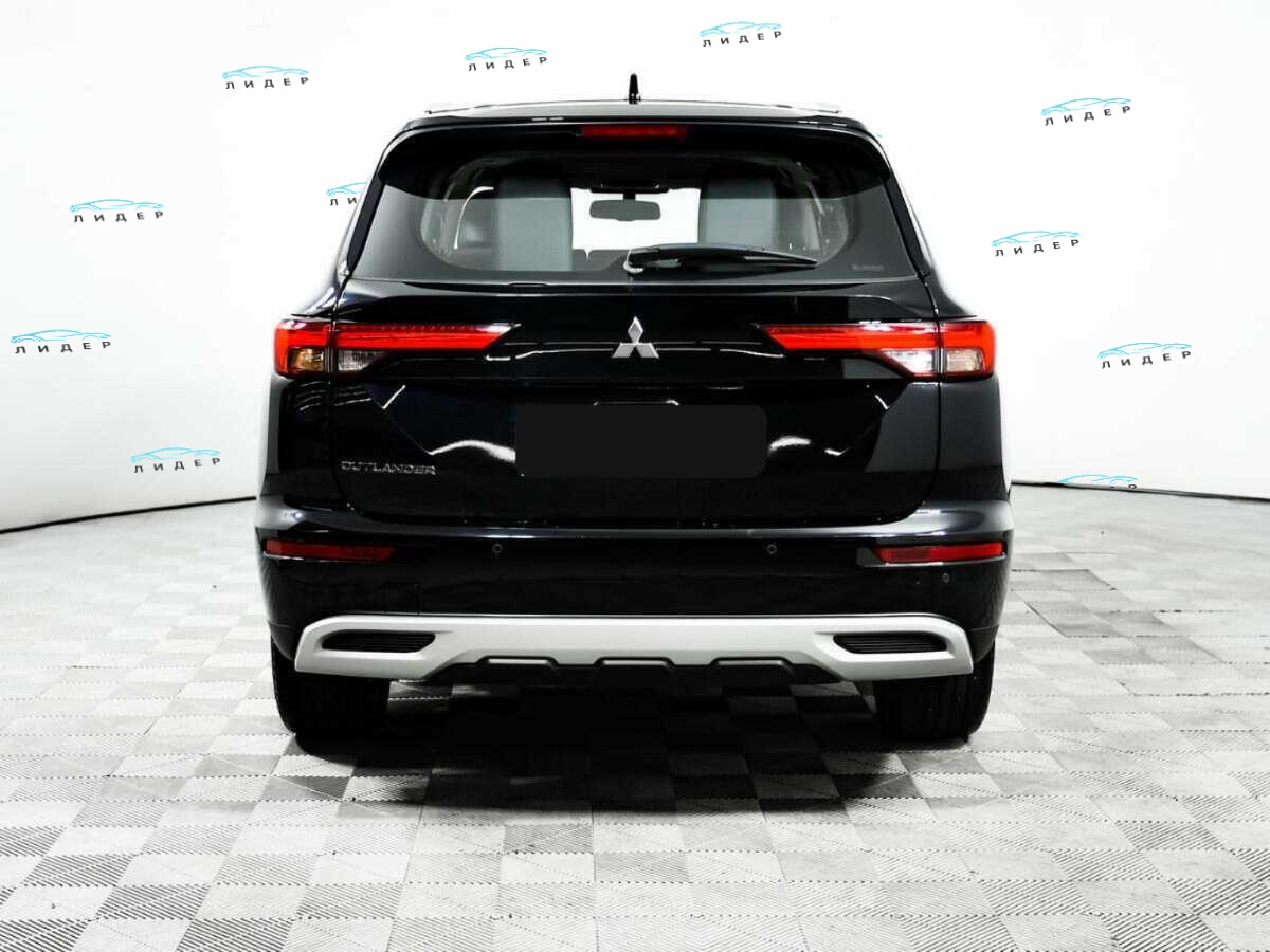 Б/У Митсубиши Оутлэндер 2022 года. Фото: #5