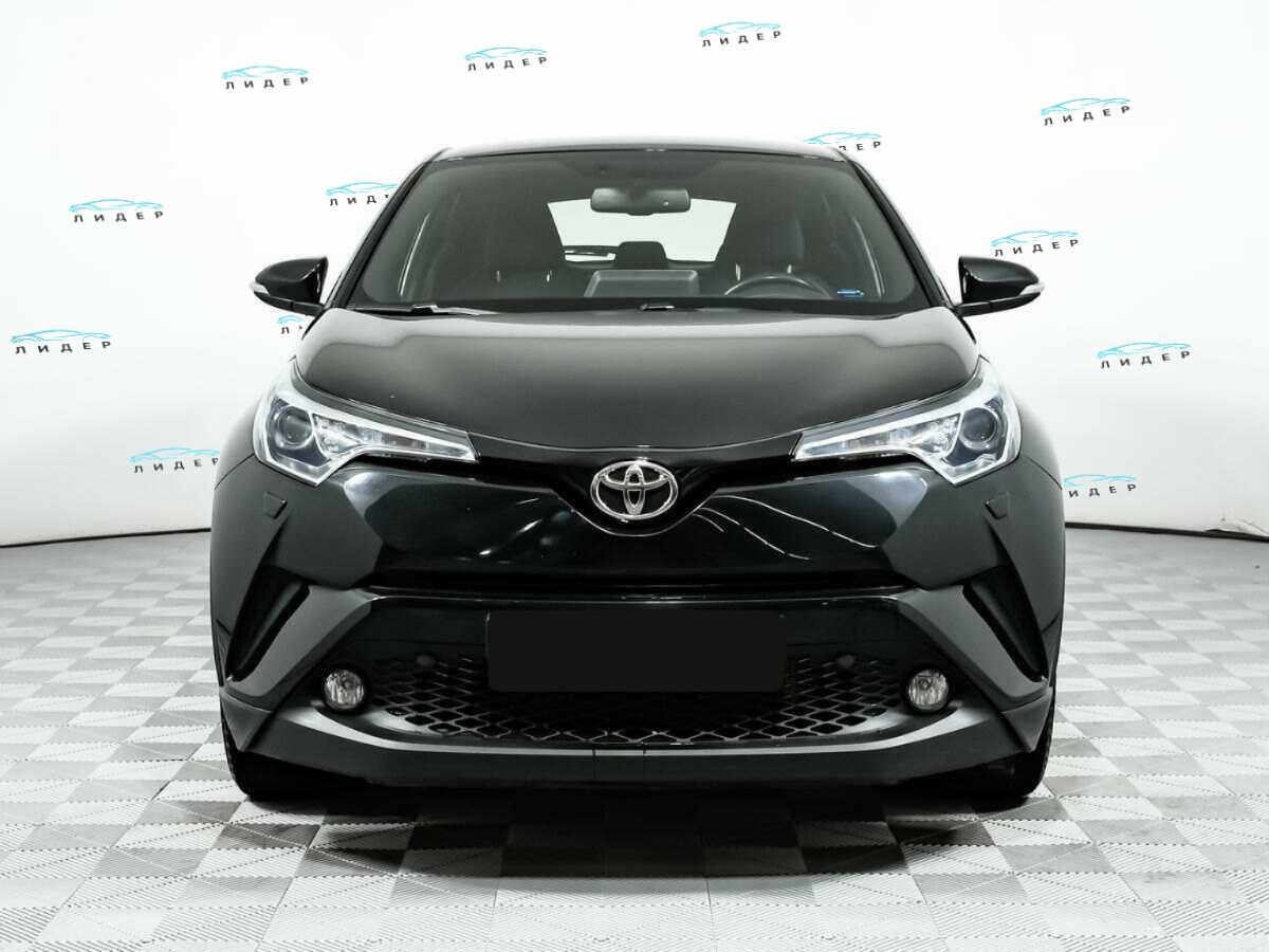 Б/У Тойота Ц-ШР 2018 года. Фото: #1