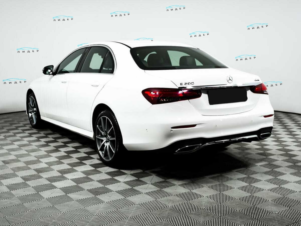 Б/У Мерседес-Бенц Е-Класс 2022 года. Фото: #6