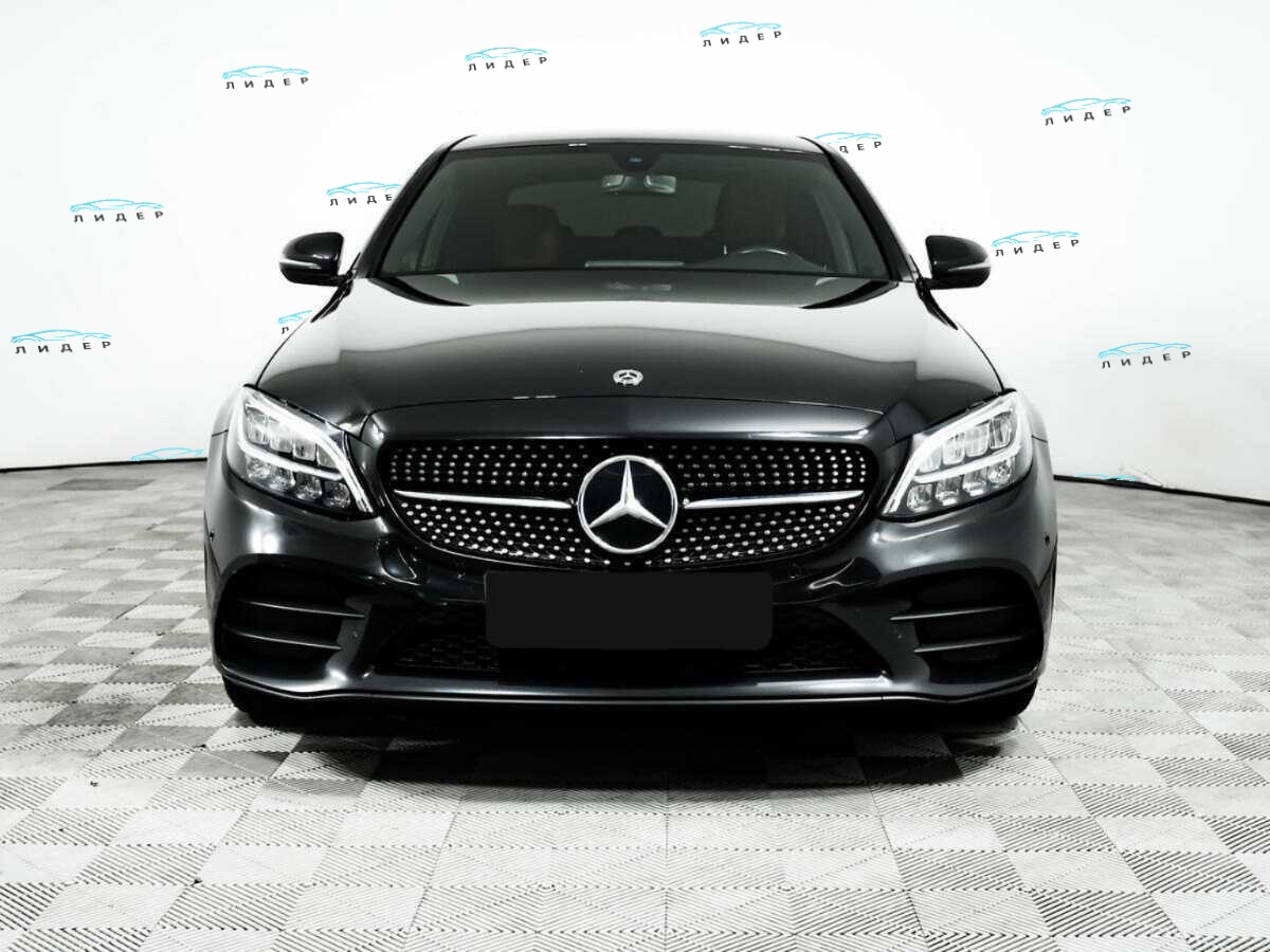 Б/У Мерседес-Бенц Ц-Класс 2019 года. Фото: #1