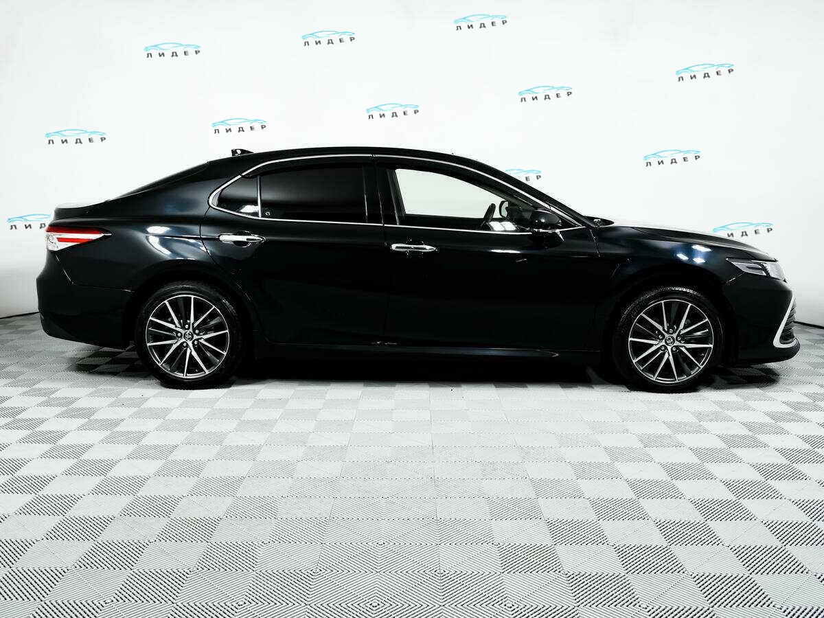 Б/У Тойота Камри 2022 года. Фото: #3