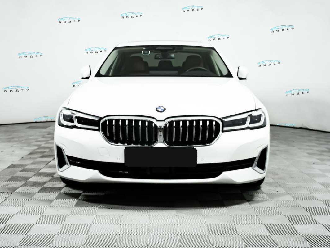 Б/У БМВ 5 серии 2021 года. Фото: #1