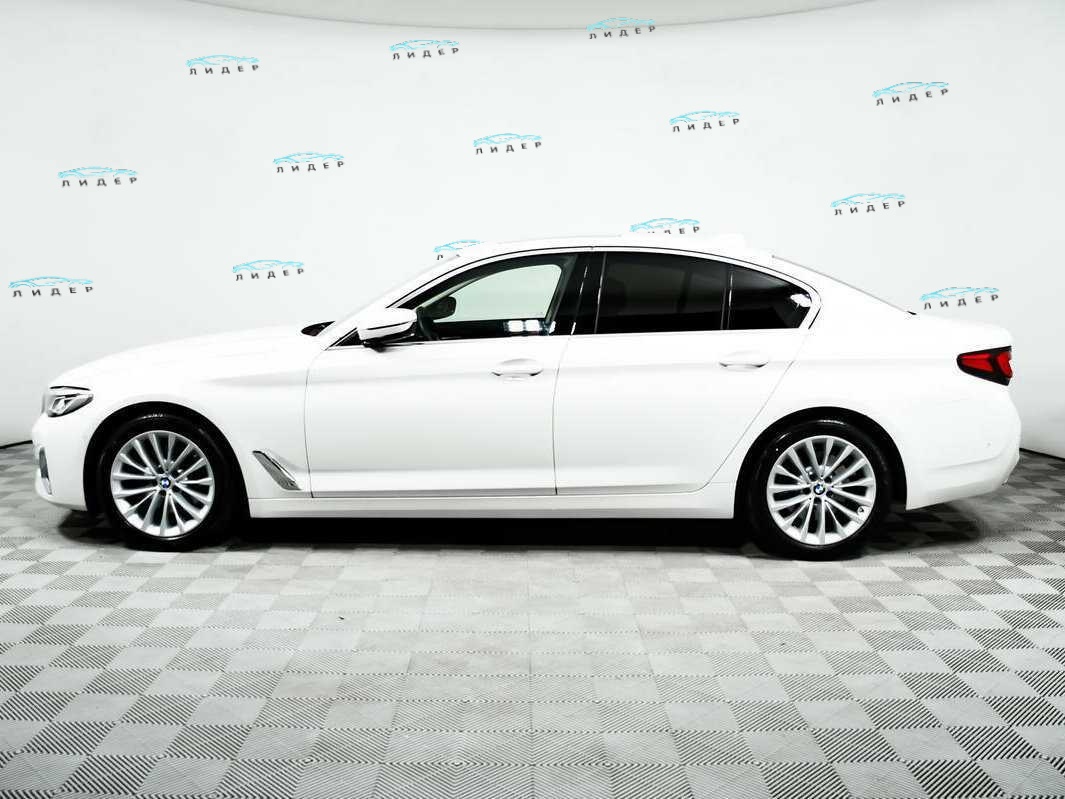 Б/У БМВ 5 серии 2021 года. Фото: #7