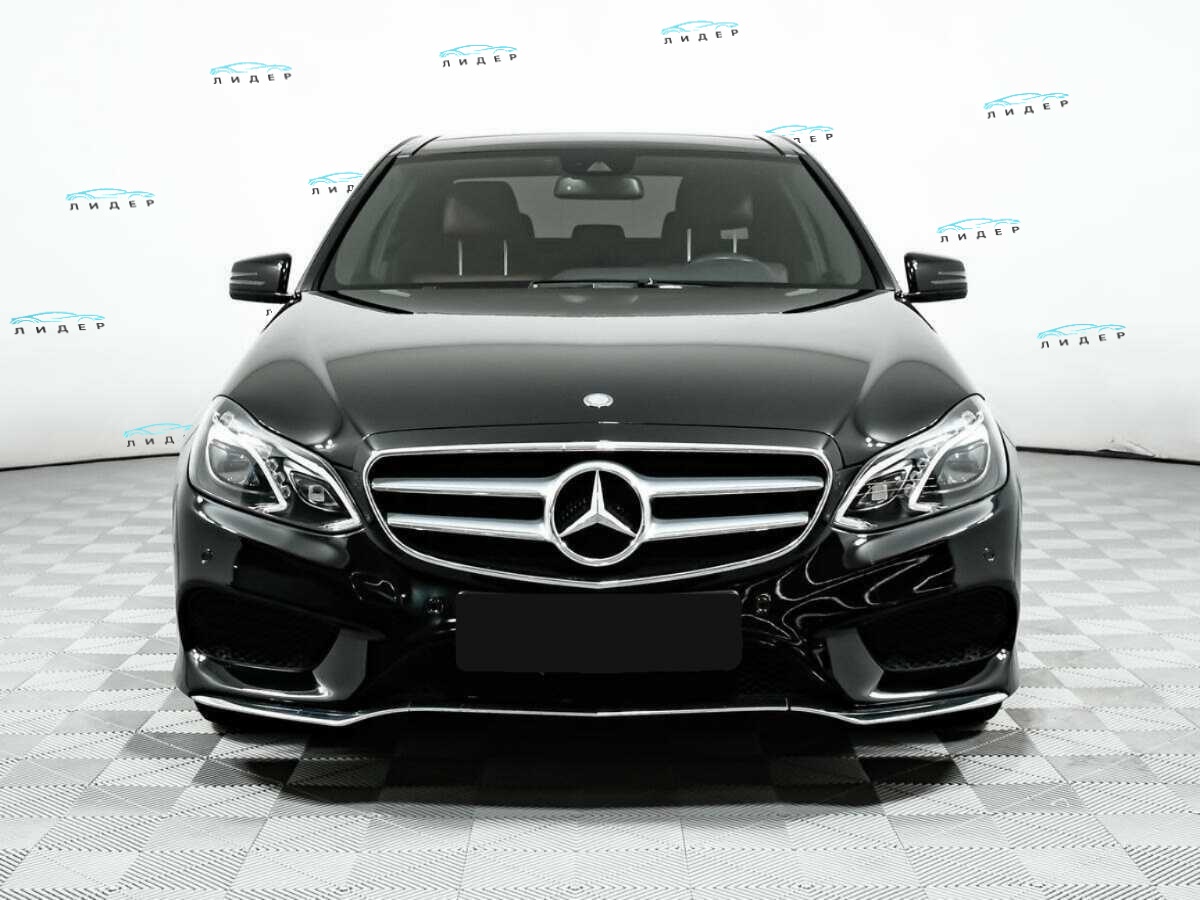 Б/У Мерседес-Бенц Е-Класс 2013 года. Фото: #1