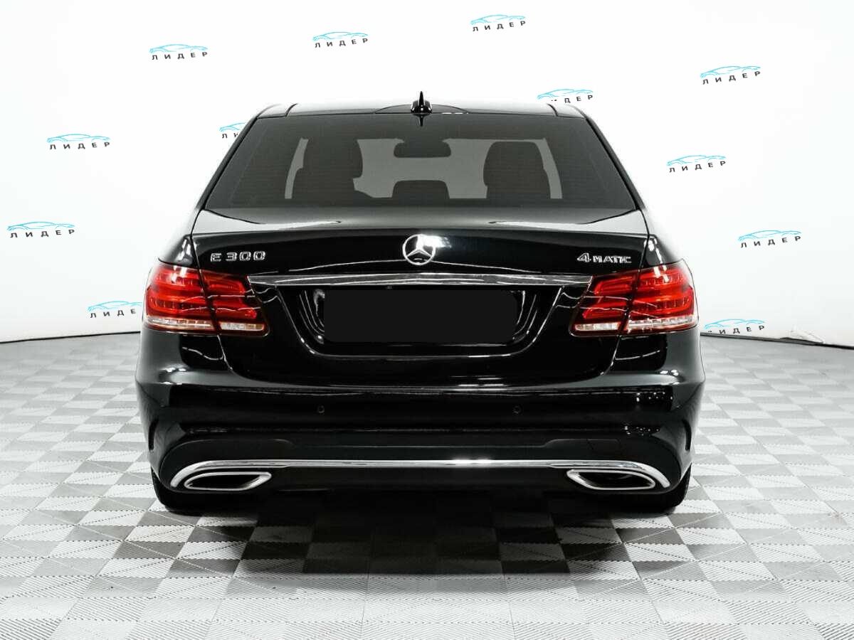 Б/У Мерседес-Бенц Е-Класс 2013 года. Фото: #4