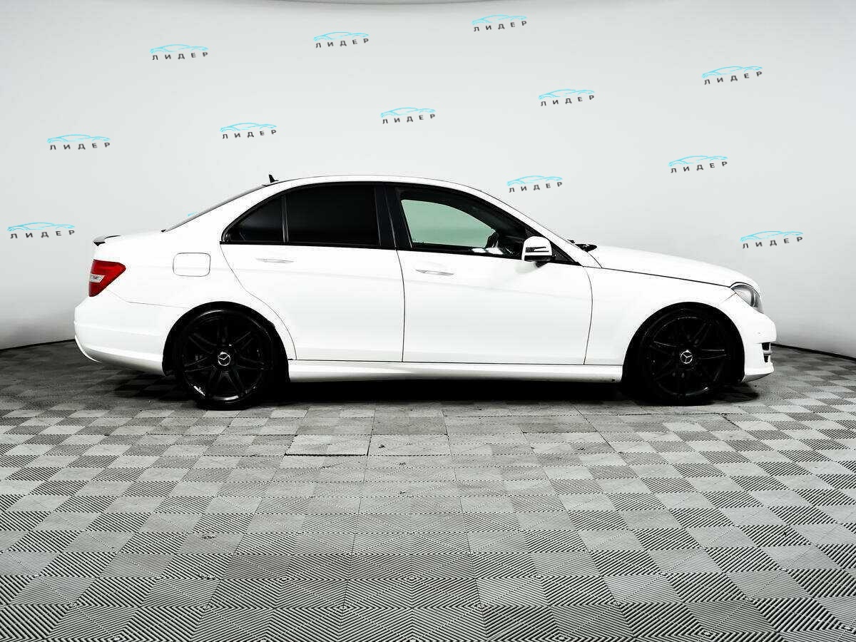 Б/У Мерседес-Бенц Ц-Класс 2013 года. Фото: #3