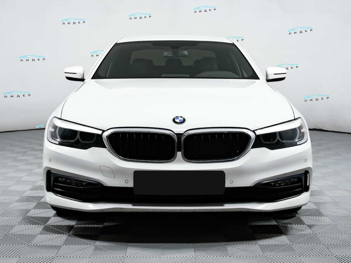 Б/У БМВ 5 серии 2018 года. Фото: #1