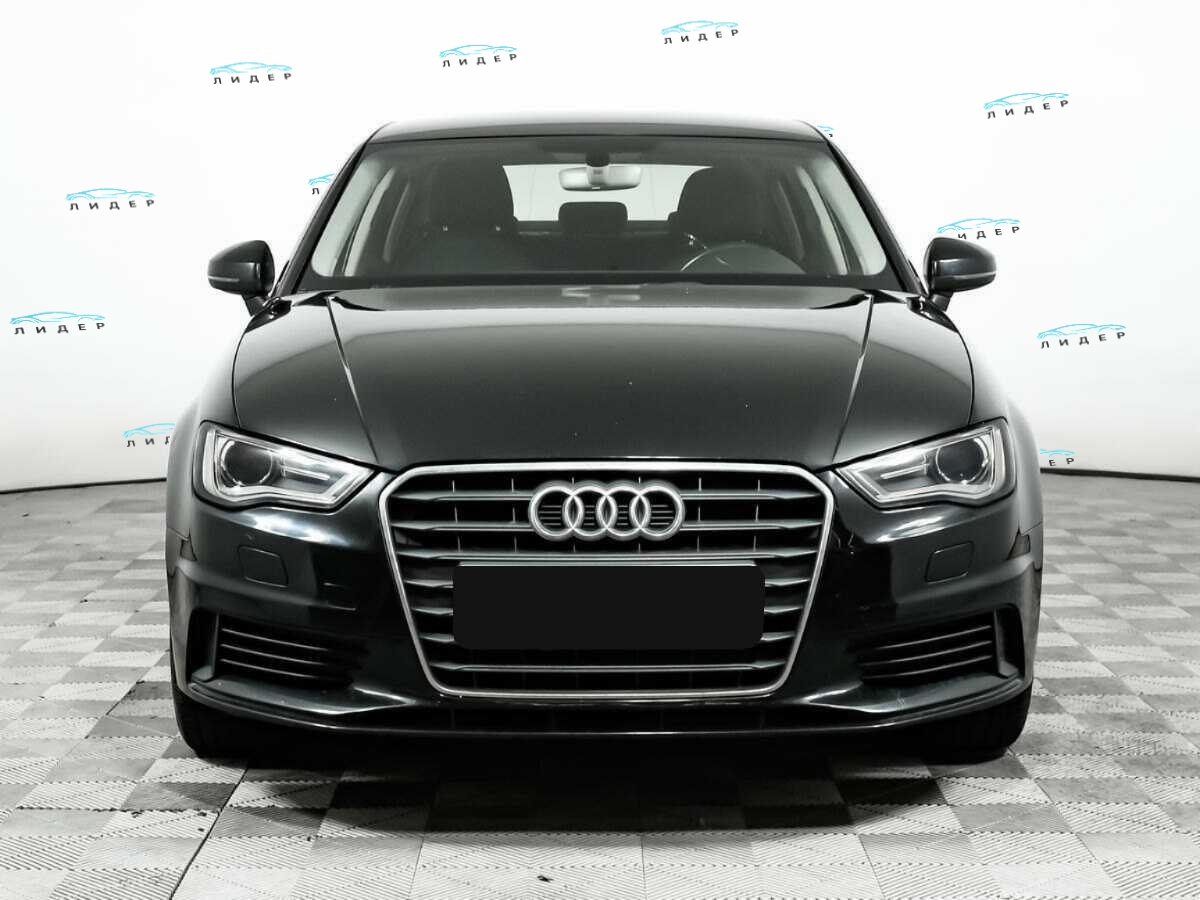 Б/У Ауди А3 2016 года. Фото: #1