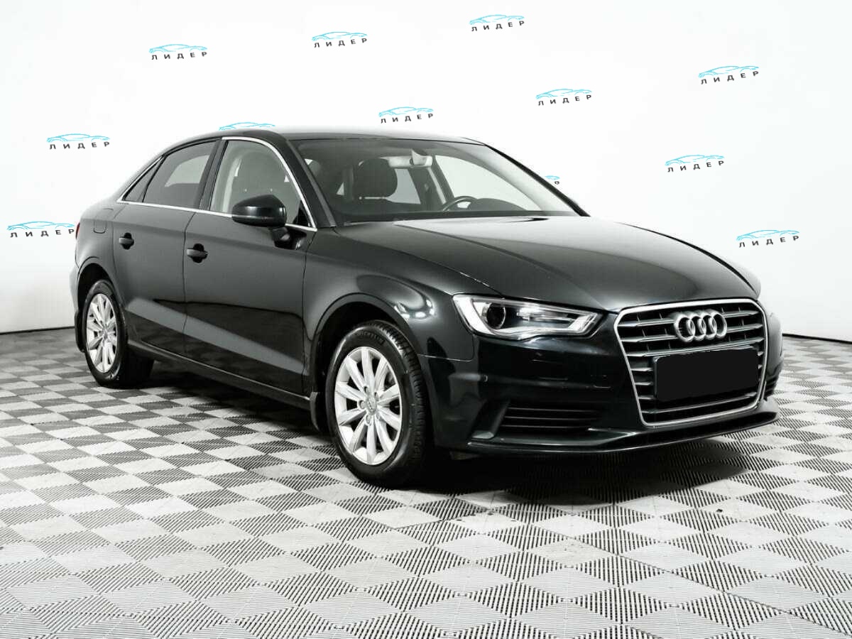 Б/У Ауди А3 2016 года. Фото: #2
