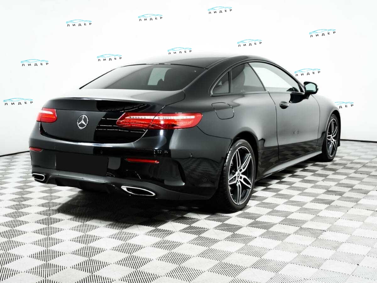 Б/У Мерседес-Бенц Е-Класс 2018 года. Фото: #4