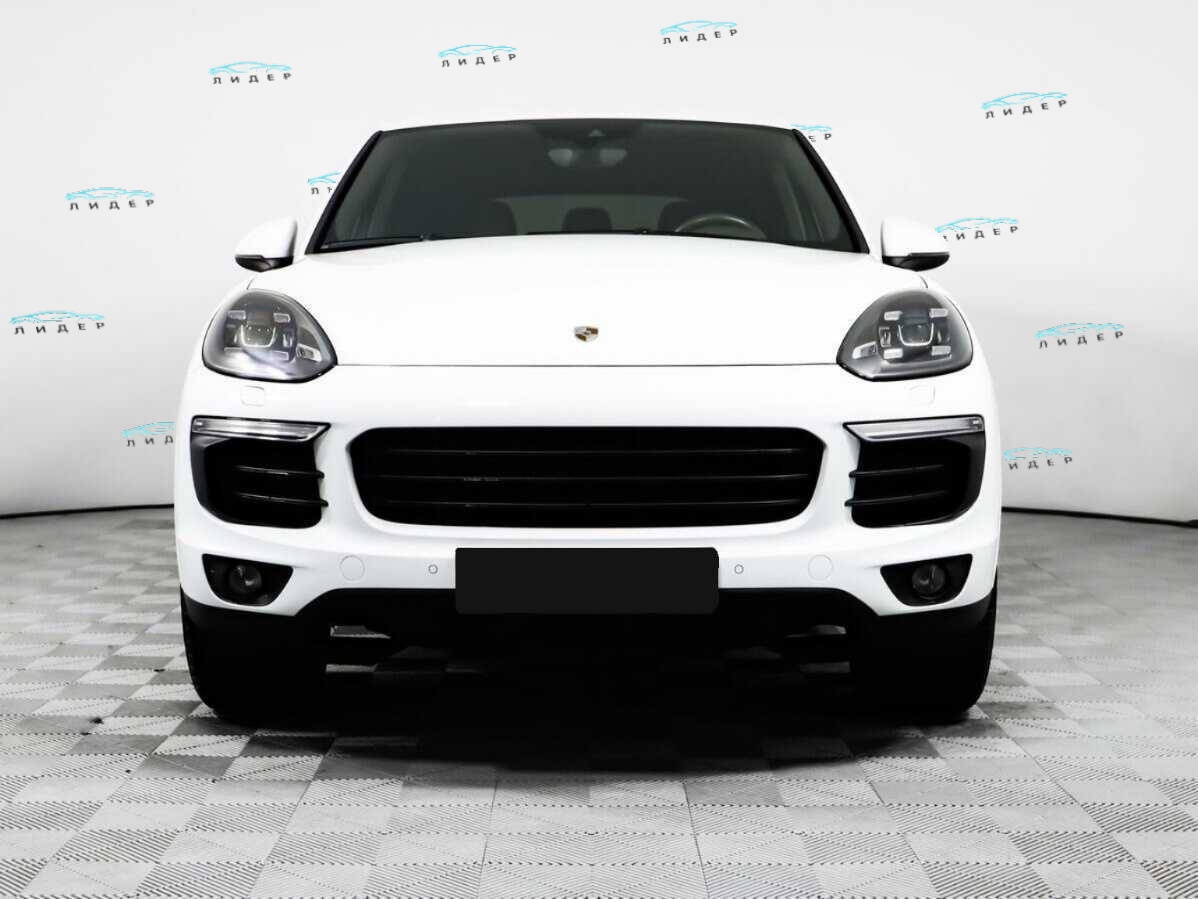 Б/У Порш Кайен 2016 года. Фото: #1