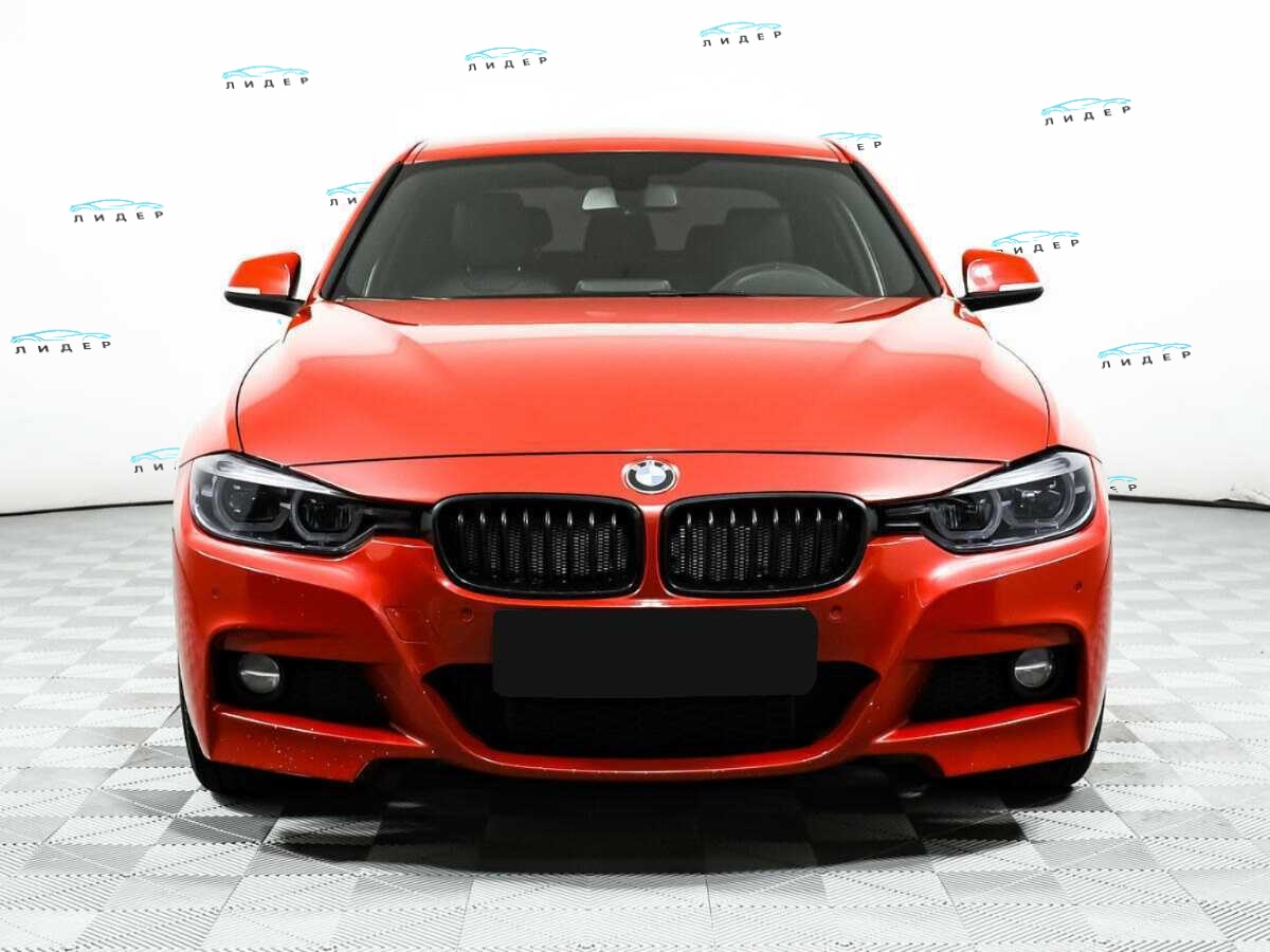 Б/У БМВ 3 серии 2018 года. Фото: #1