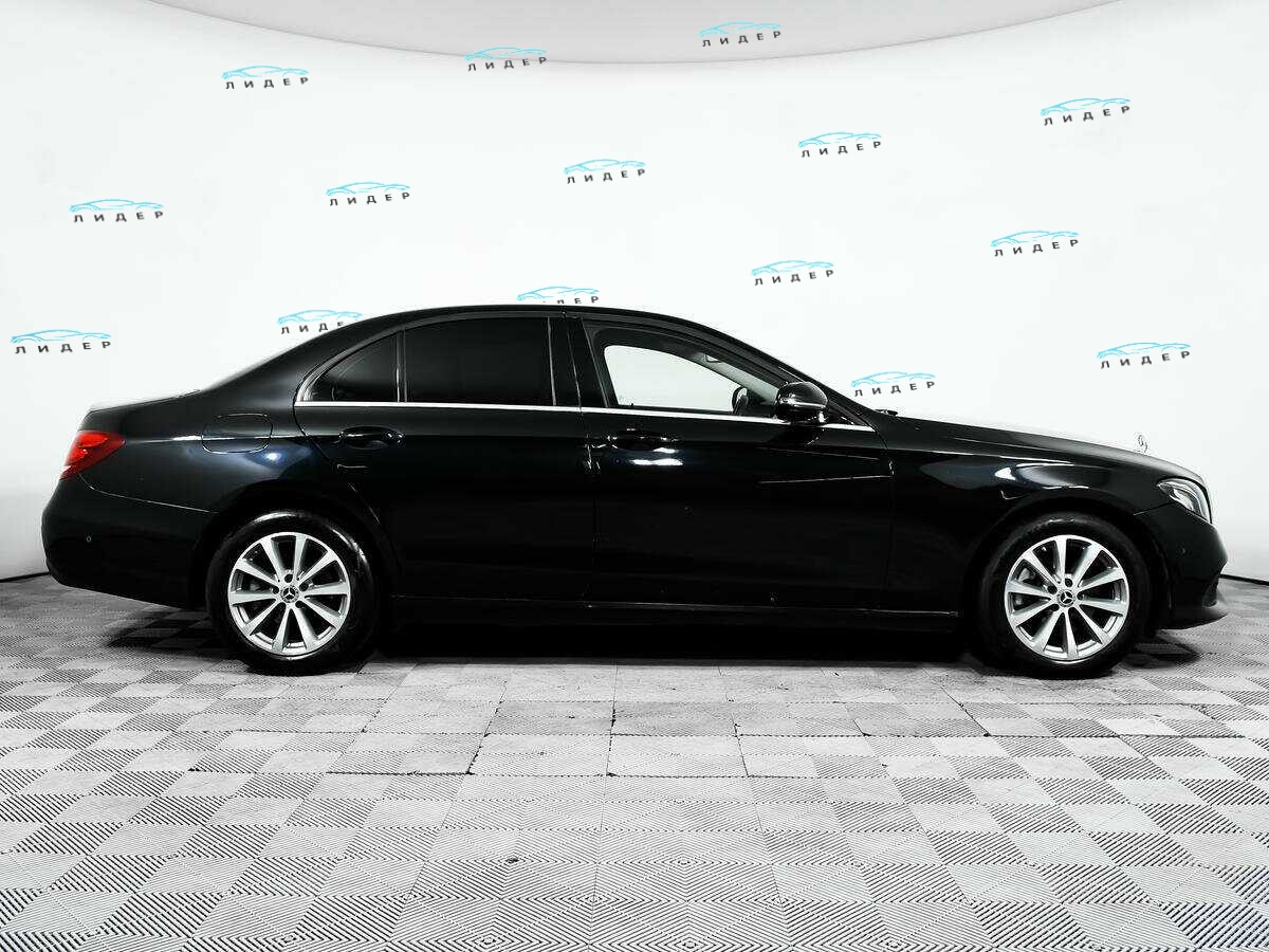 Б/У Мерседес-Бенц Е-Класс 2019 года. Фото: #3