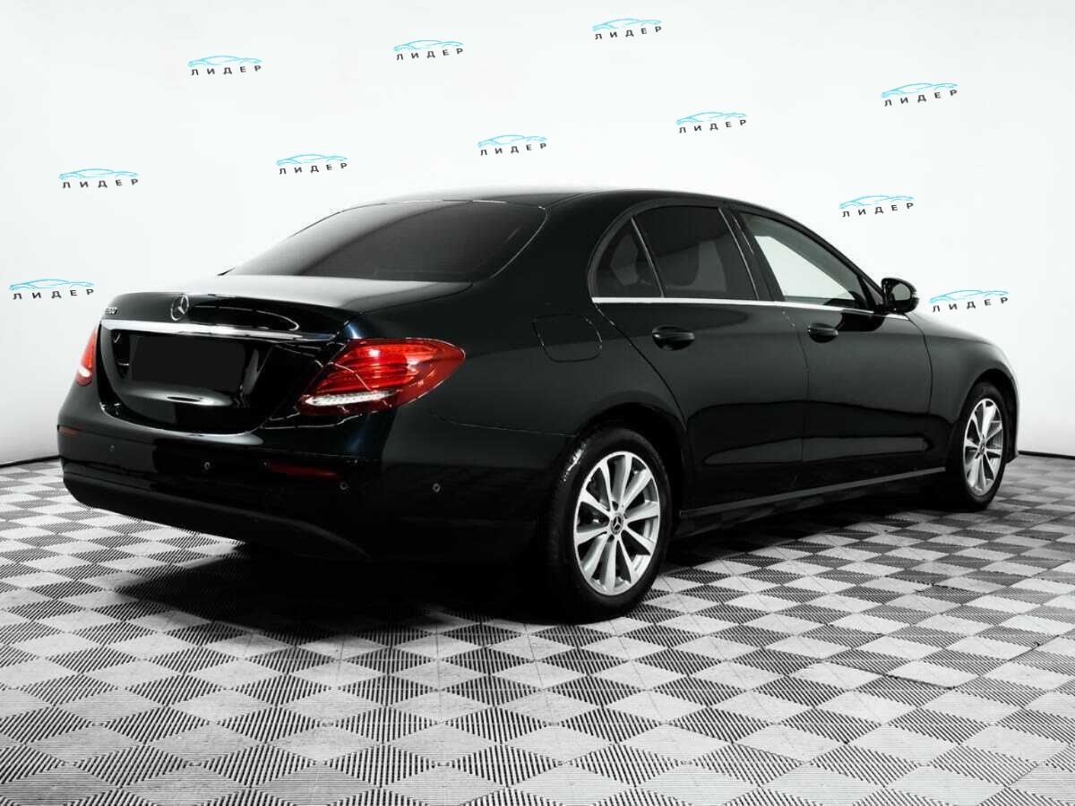 Б/У Мерседес-Бенц Е-Класс 2019 года. Фото: #4