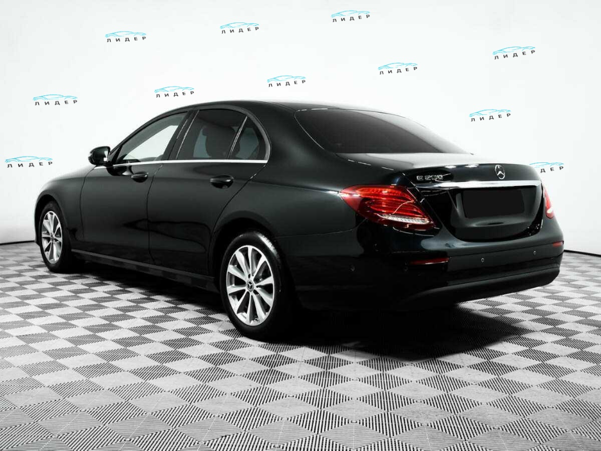 Б/У Мерседес-Бенц Е-Класс 2019 года. Фото: #6