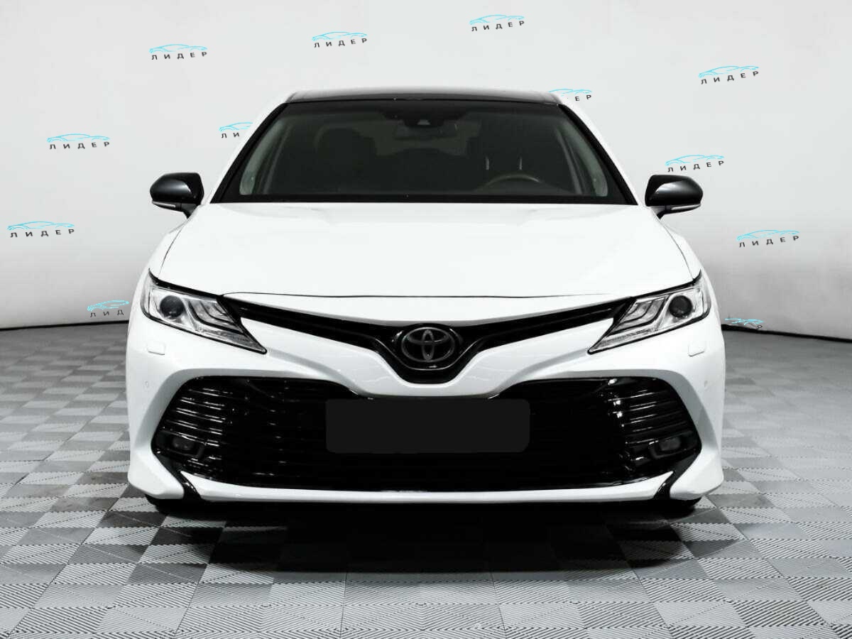 Б/У Тойота Камри 2019 года. Фото: #1