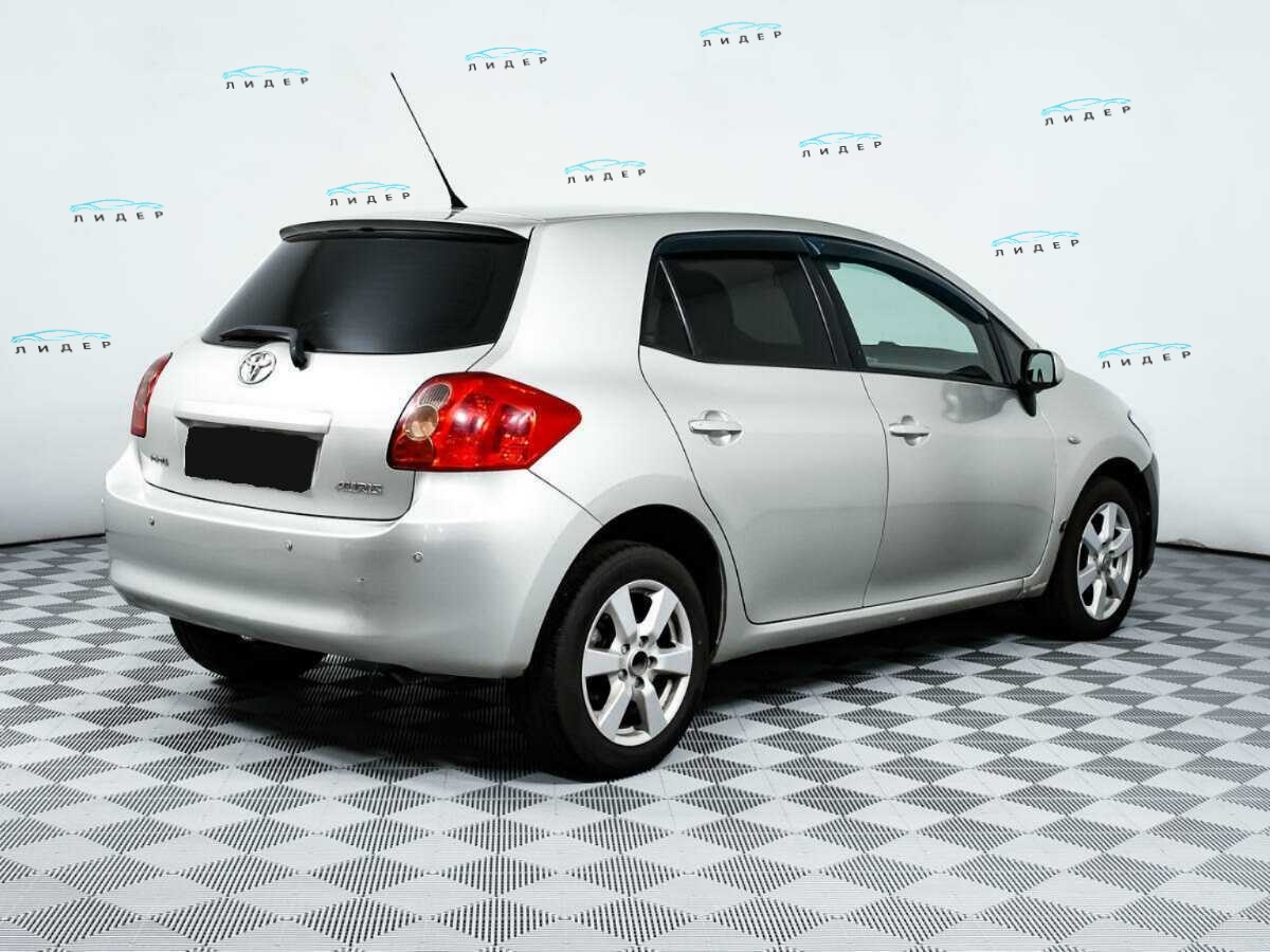 Б/У Тойота Аурис 2008 года. Фото: #4