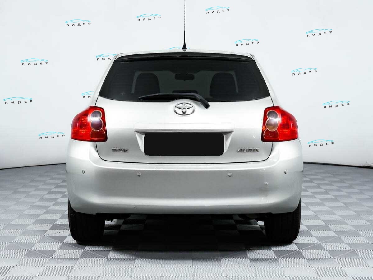 Б/У Тойота Аурис 2008 года. Фото: #5