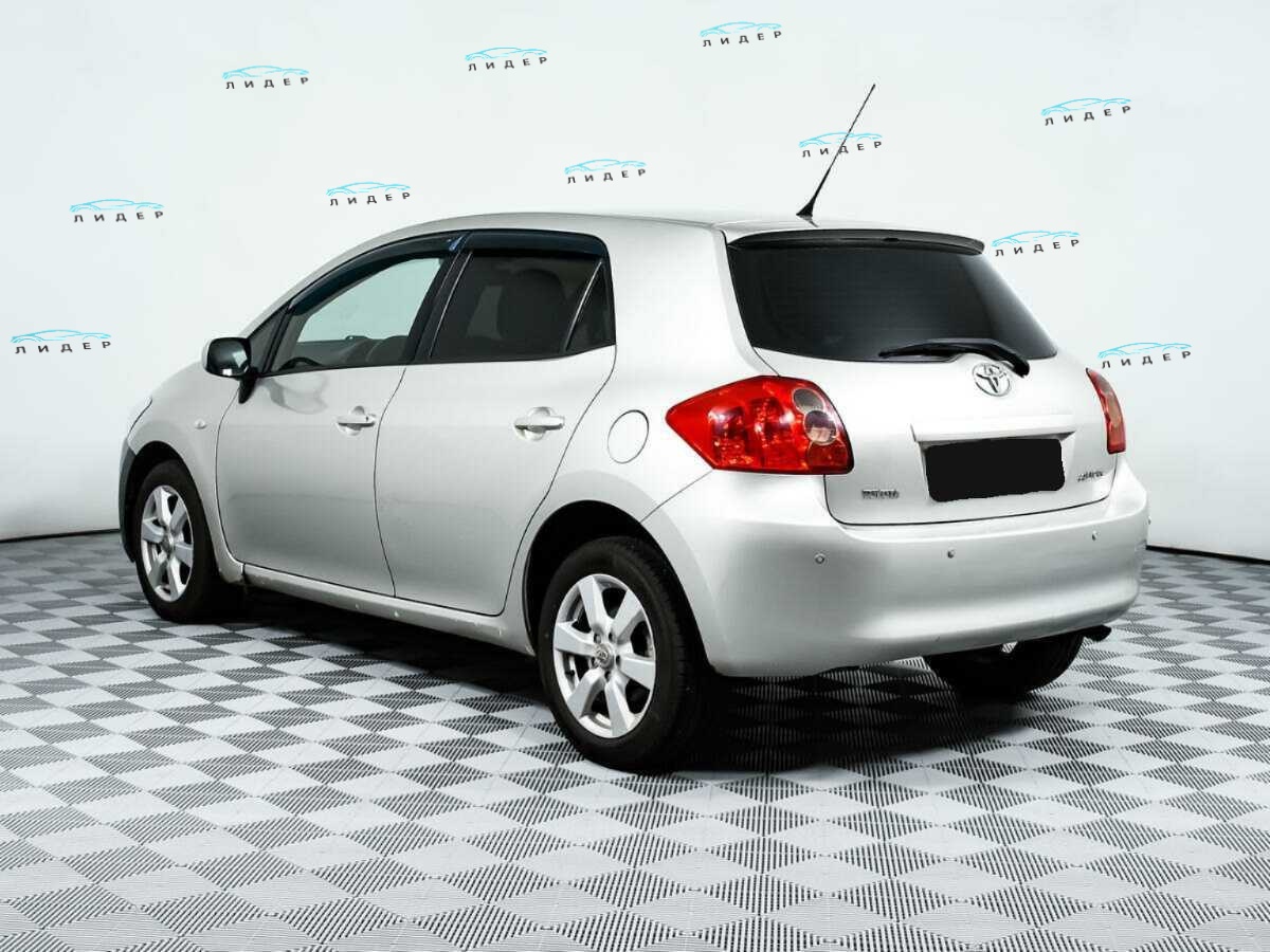 Б/У Тойота Аурис 2008 года. Фото: #6