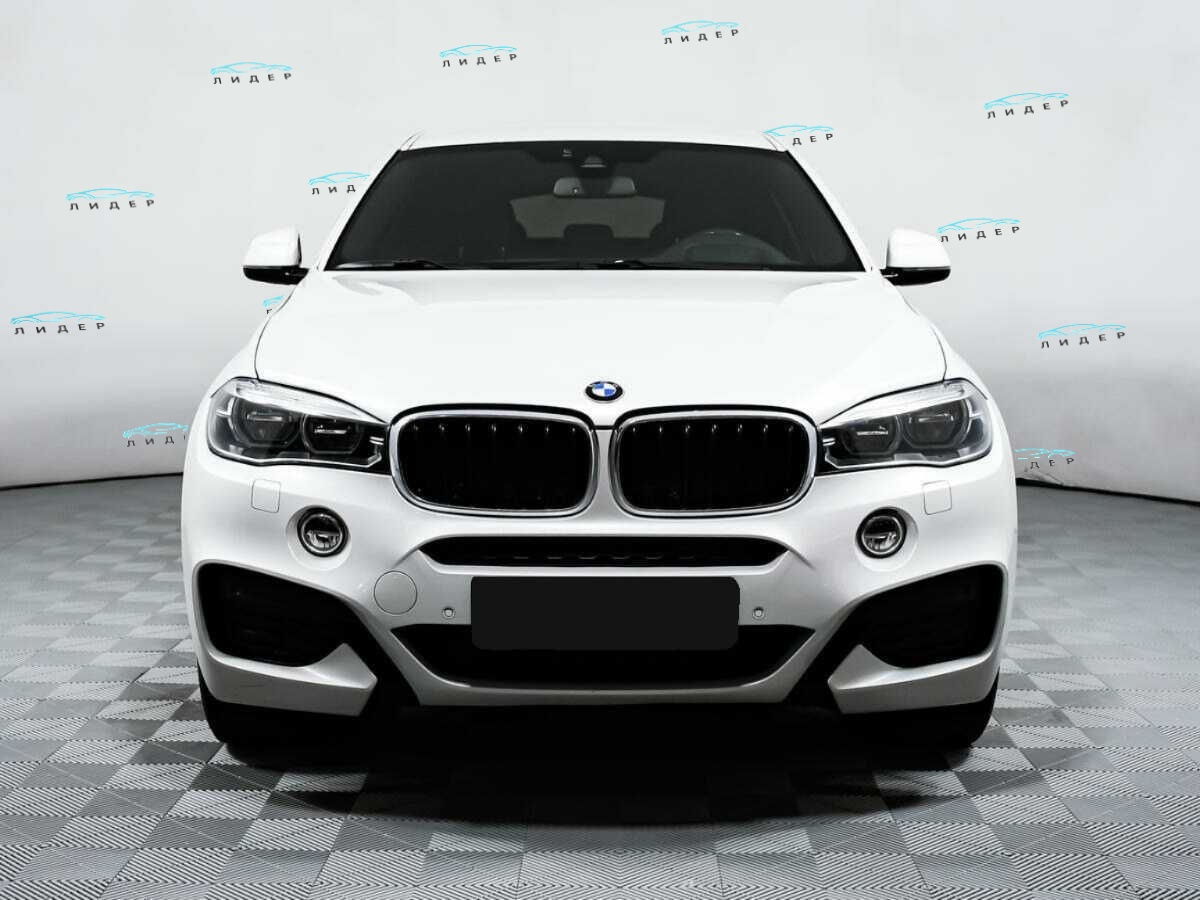 Б/У БМВ Икс6 2016 года. Фото: #1