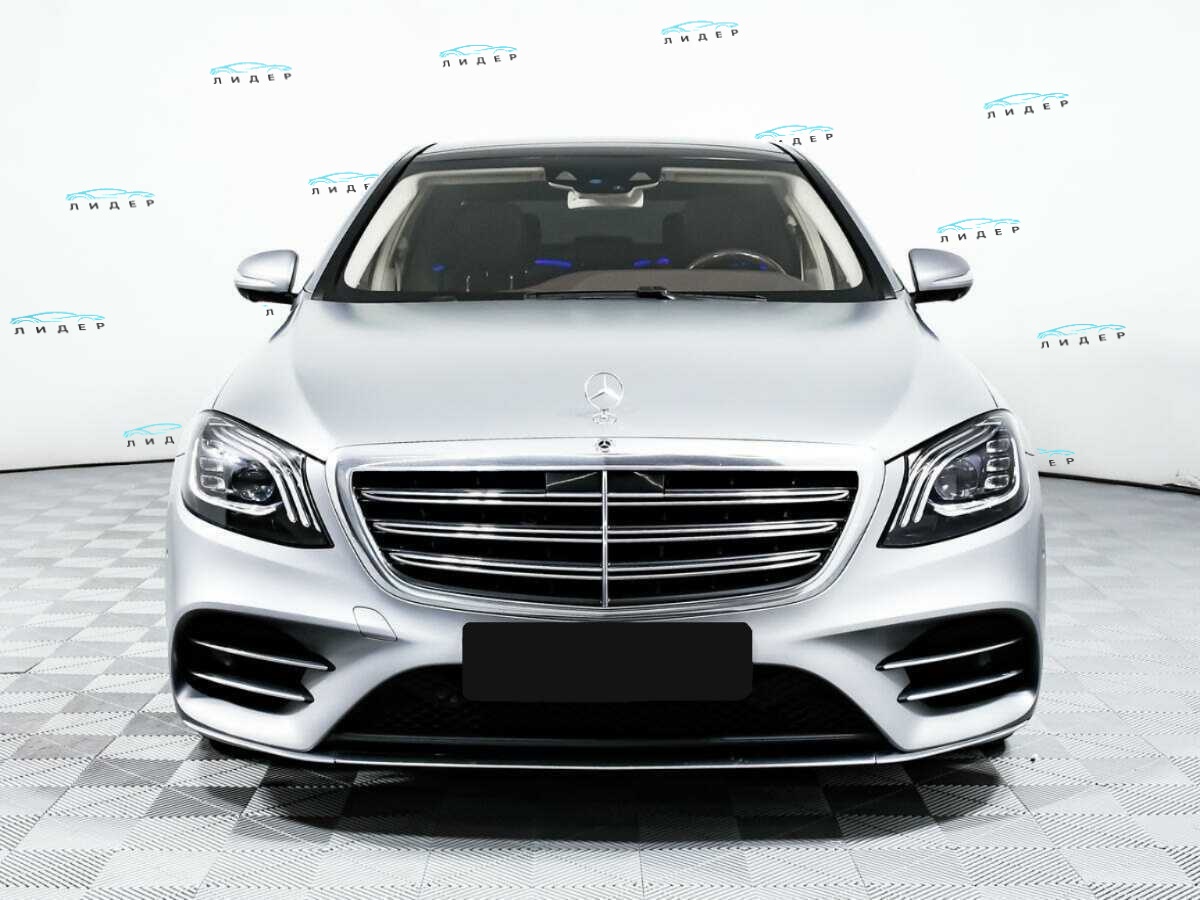 Б/У Мерседес-Бенц С-Класс 2017 года. Фото: #1