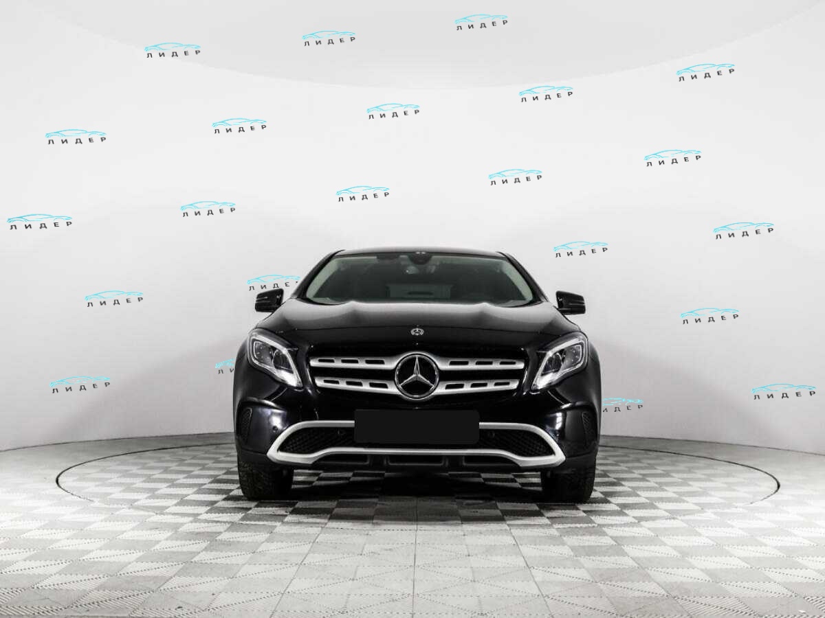 Б/У Мерседес-Бенц ГЛА 2017 года. Фото: #1
