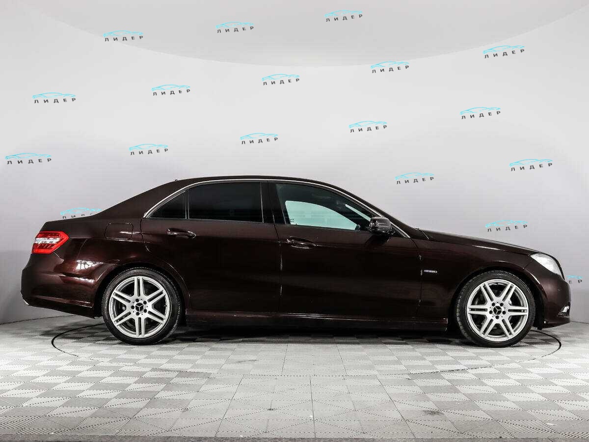Б/У Мерседес-Бенц Е-Класс 2011 года. Фото: #3