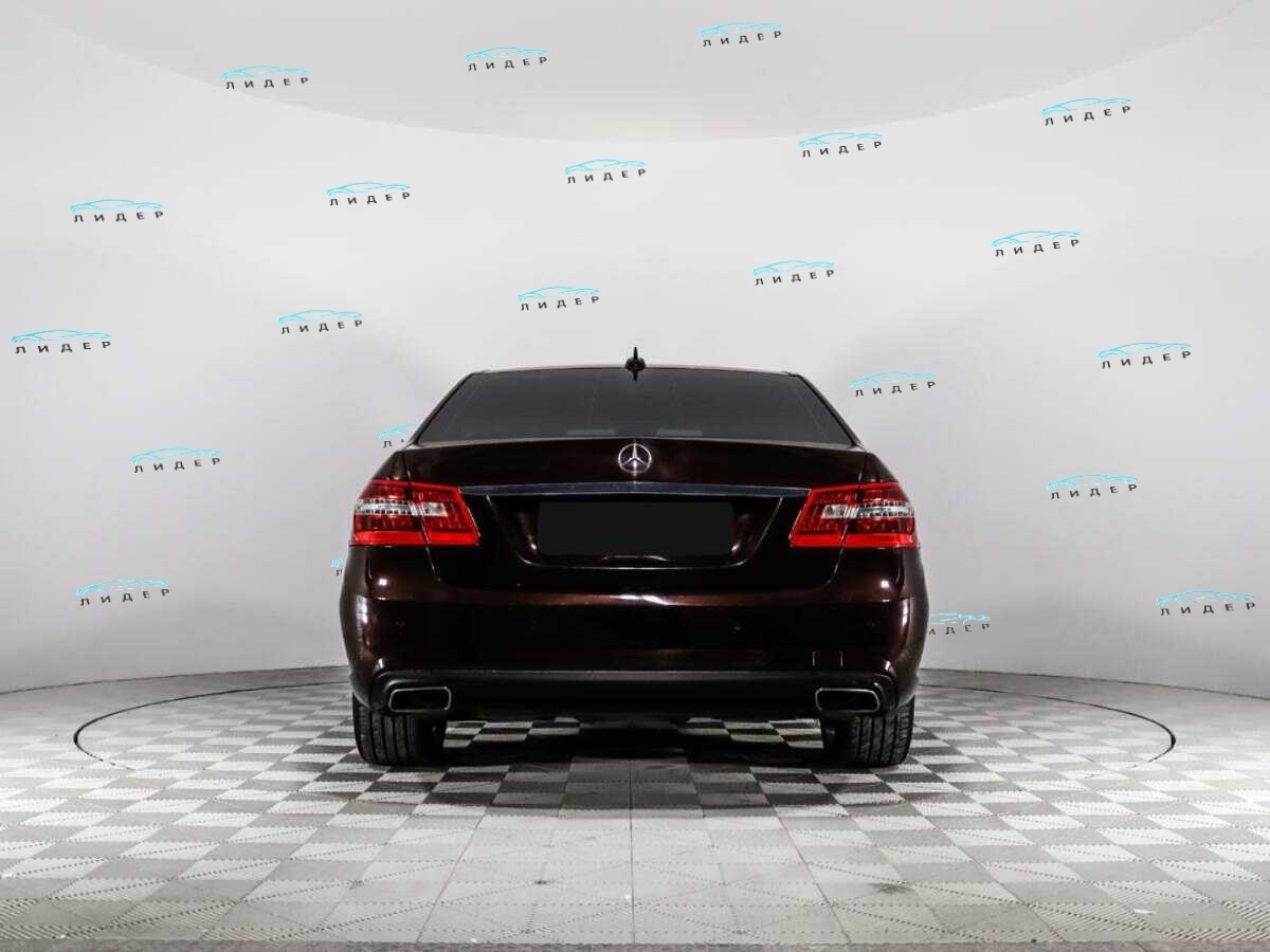 Б/У Мерседес-Бенц Е-Класс 2011 года. Фото: #5