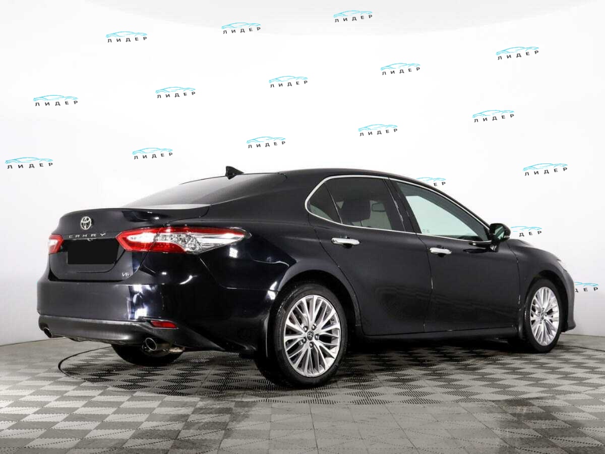 Б/У Тойота Камри 2019 года. Фото: #4