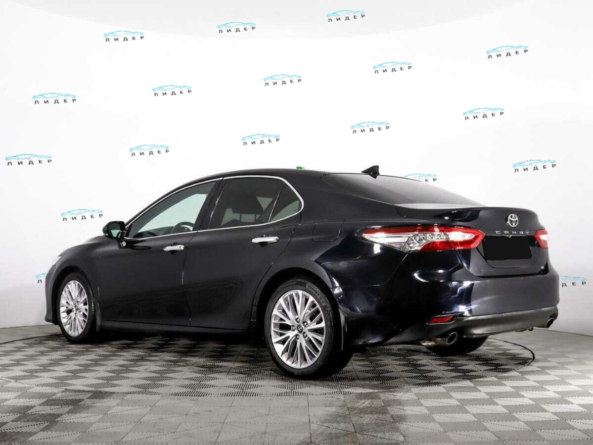 Б/У Тойота Камри 2019 года. Фото: #6
