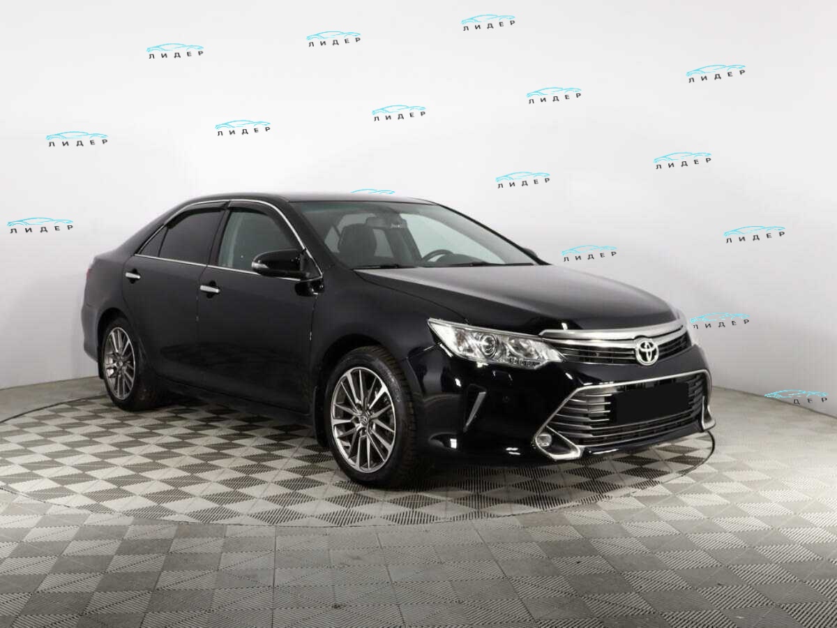 Б/У Тойота Камри 2016 года. Фото: #2