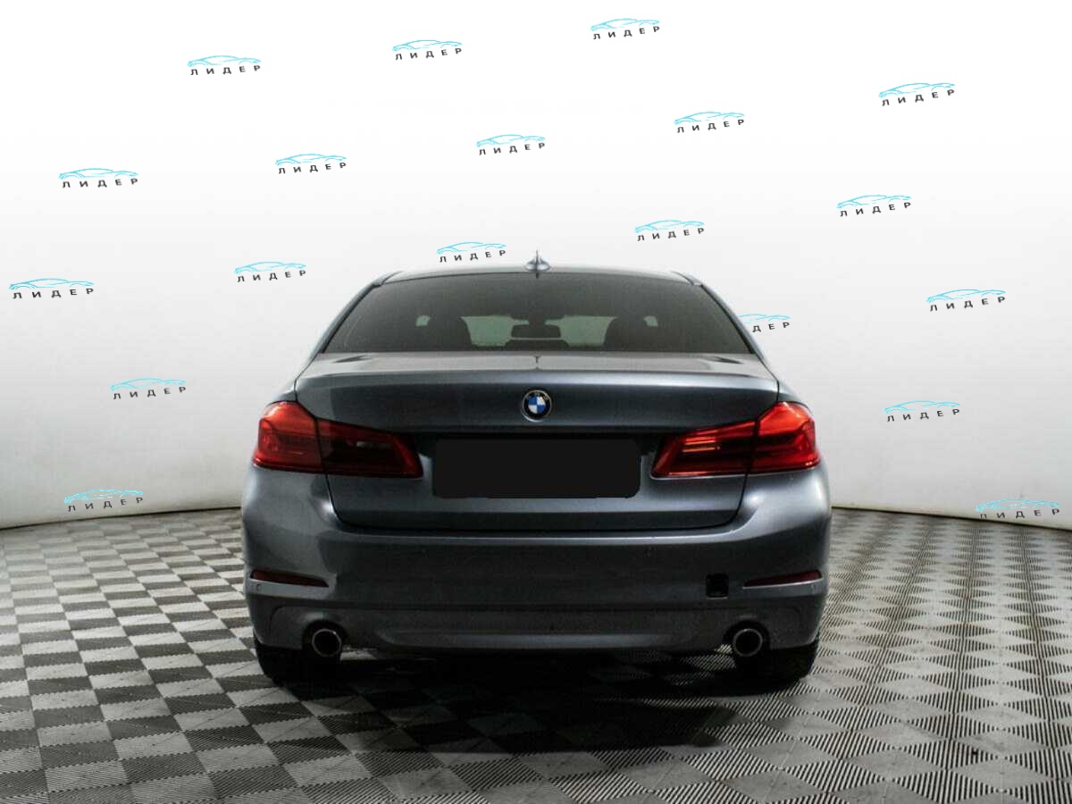 Б/У БМВ 5 серии 2018 года. Фото: #3