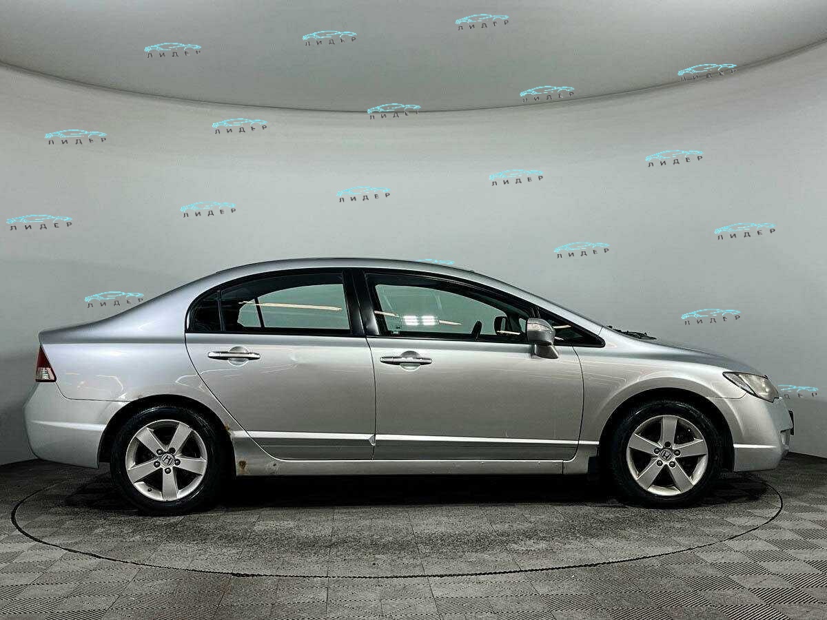 Б/У Хонда Цивик 2006 года. Фото: #3